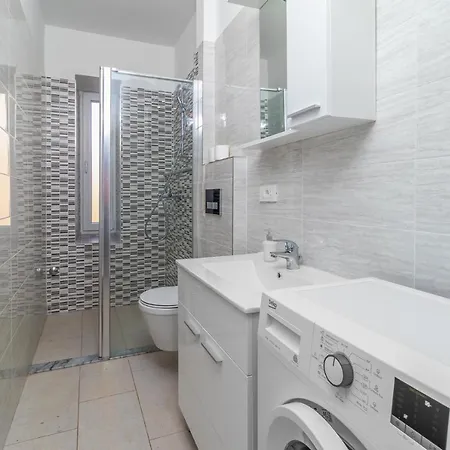 アパート Dada リエカ